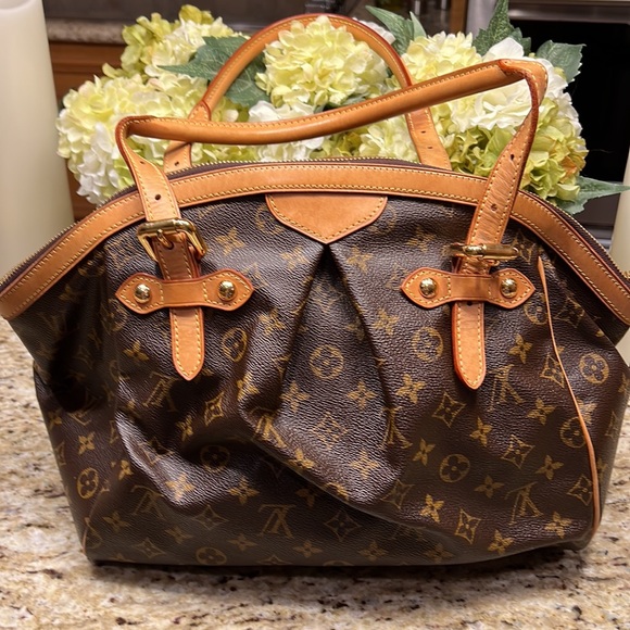 Louis Vuitton Monogrammed GM Travoli - Picture 7 of 16